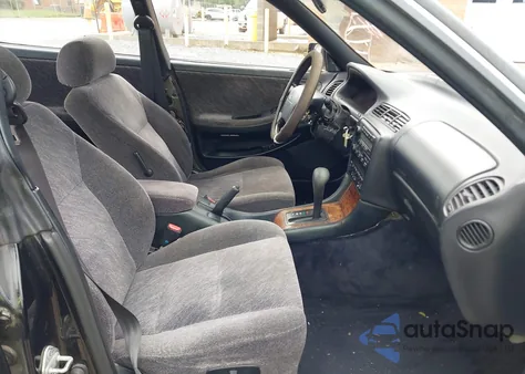 1995 Lexus Es 300 z USA, uszkodzony, nr VIN JT8GK13T3S0104617